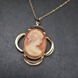 Cameo Pendant Necklace Gold Tone Vintage Jewelry